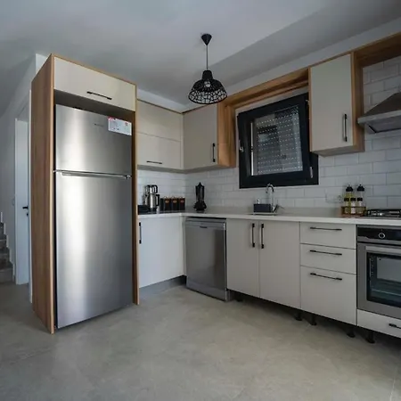 Guemuesluek Koeyici Havuzlu Dubleks Holiday home