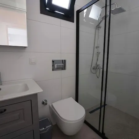 Guemuesluek Koeyici Havuzlu Dubleks Holiday home *